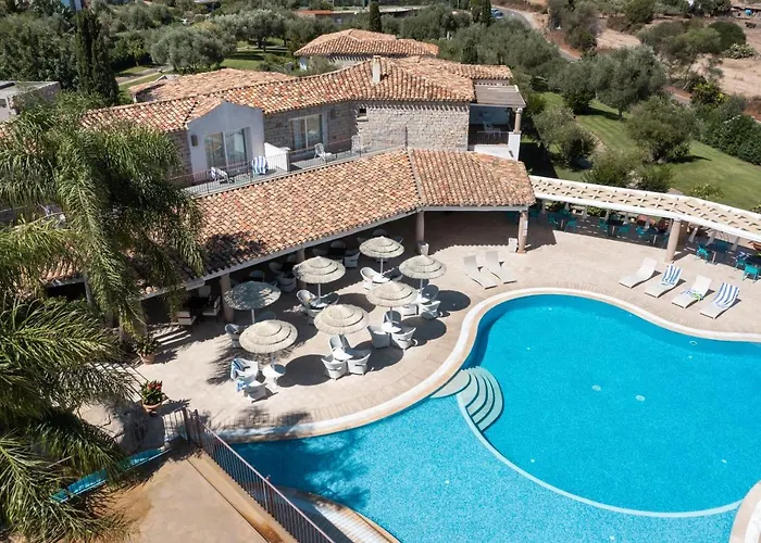 Отель Wellness & 4*